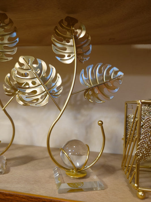 Metal Statue, Crystal Ball with Golden Iron Stand, Creative Ornaments, Metal Craft Sculpture, Ball, Metal Stand